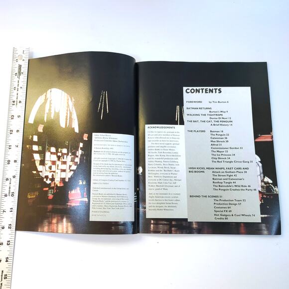 VTG 1992 Batman Returns Official Movie Book Behind The Scenes Michael Keaton - Picture 3 of 3